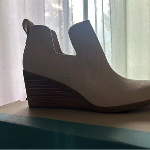 Toms Cream Ankle Booties
